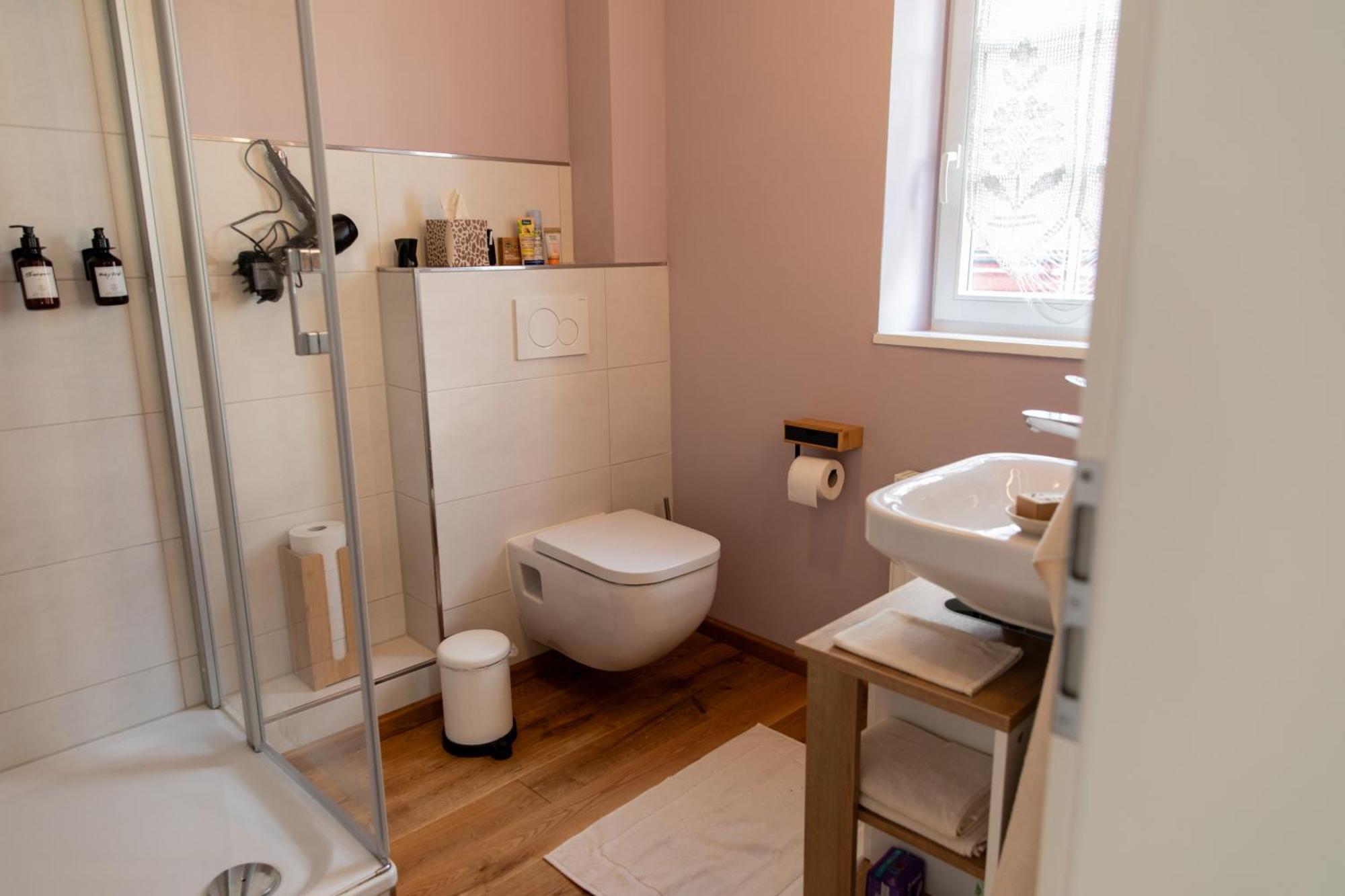 Altstadt Apartment Am Dom Wetzlar, 1 Zi, Kueche, Bad Mit Parkplatz Am Grundstueck 외부 사진